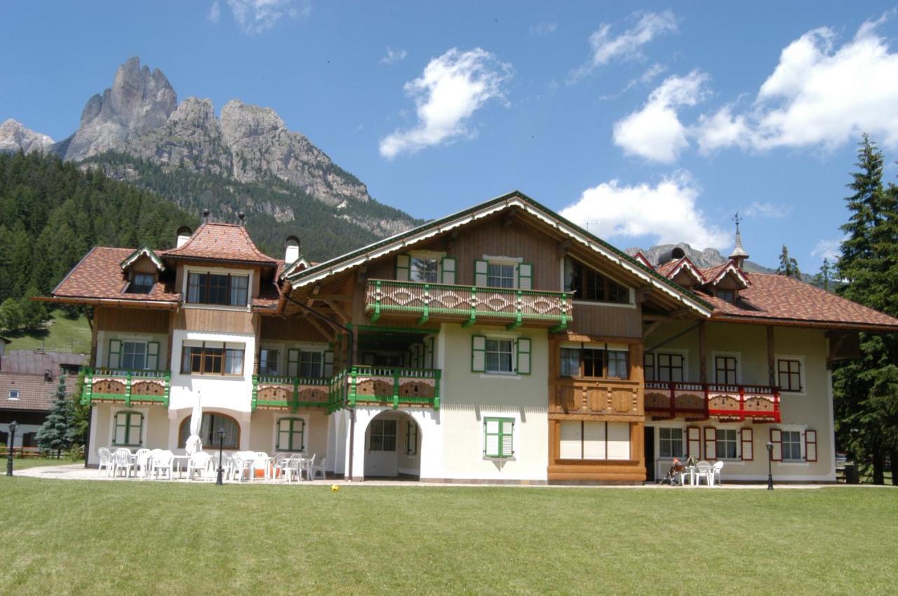 Residence Holiday Pozza di Fassa Luaran gambar
