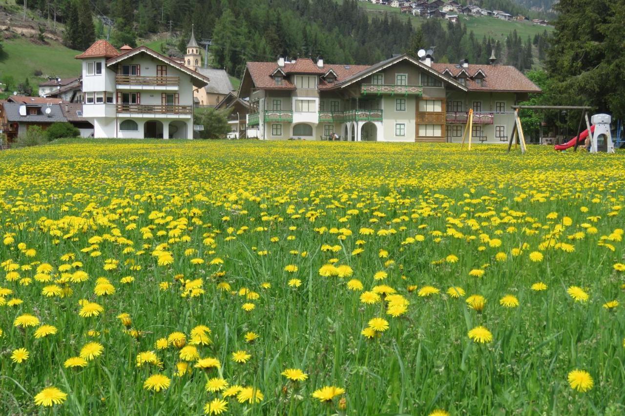 Residence Holiday Pozza di Fassa Luaran gambar