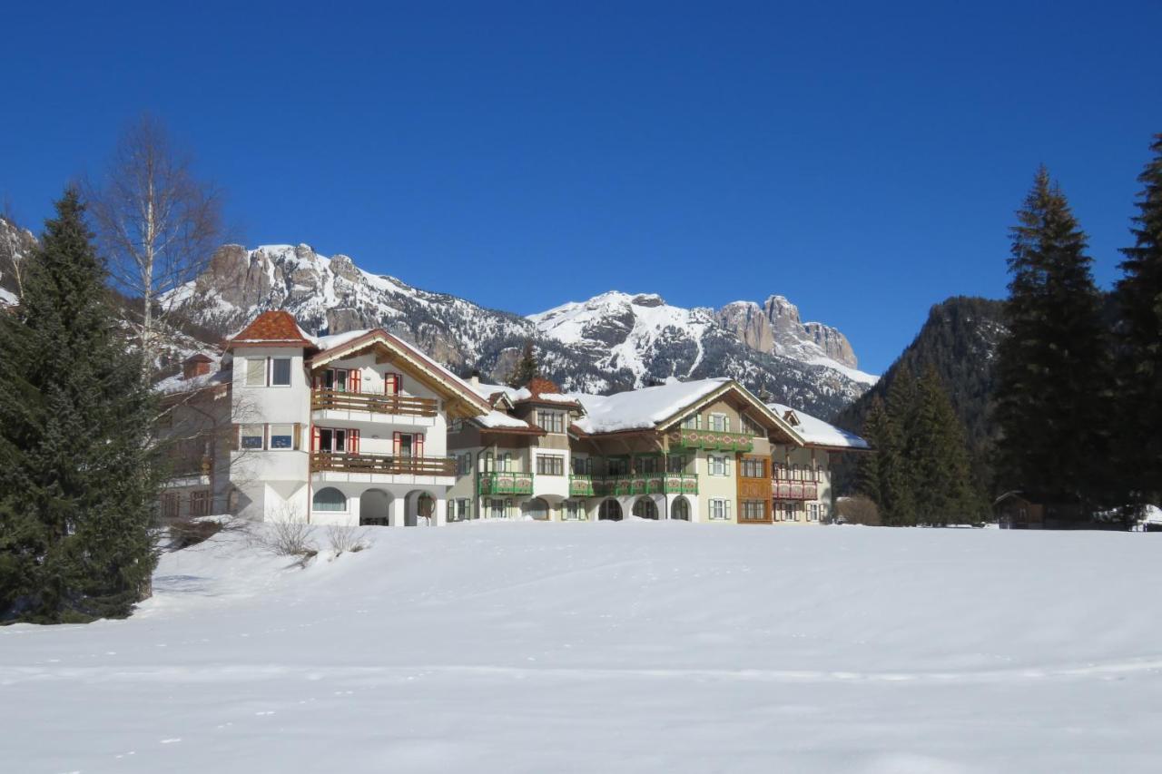 Residence Holiday Pozza di Fassa Luaran gambar