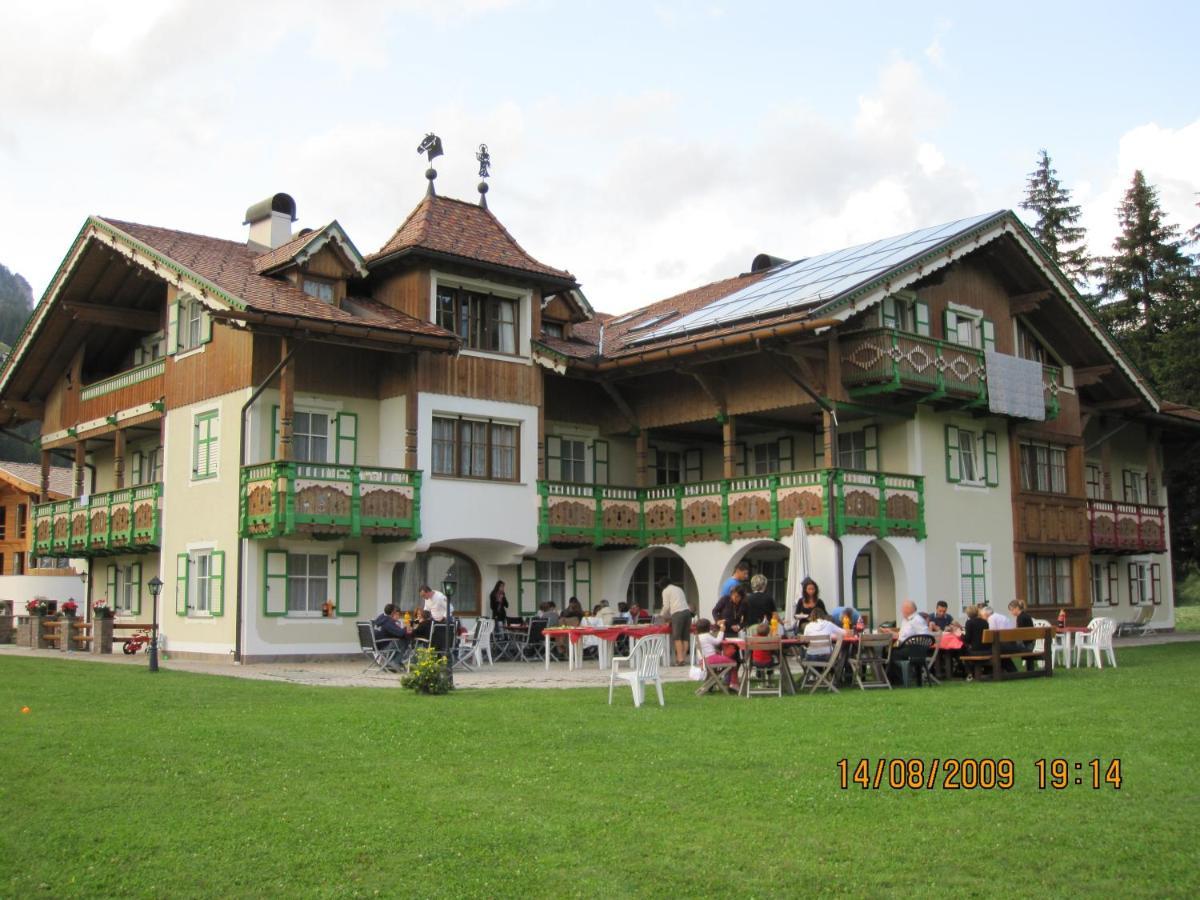 Residence Holiday Pozza di Fassa Luaran gambar