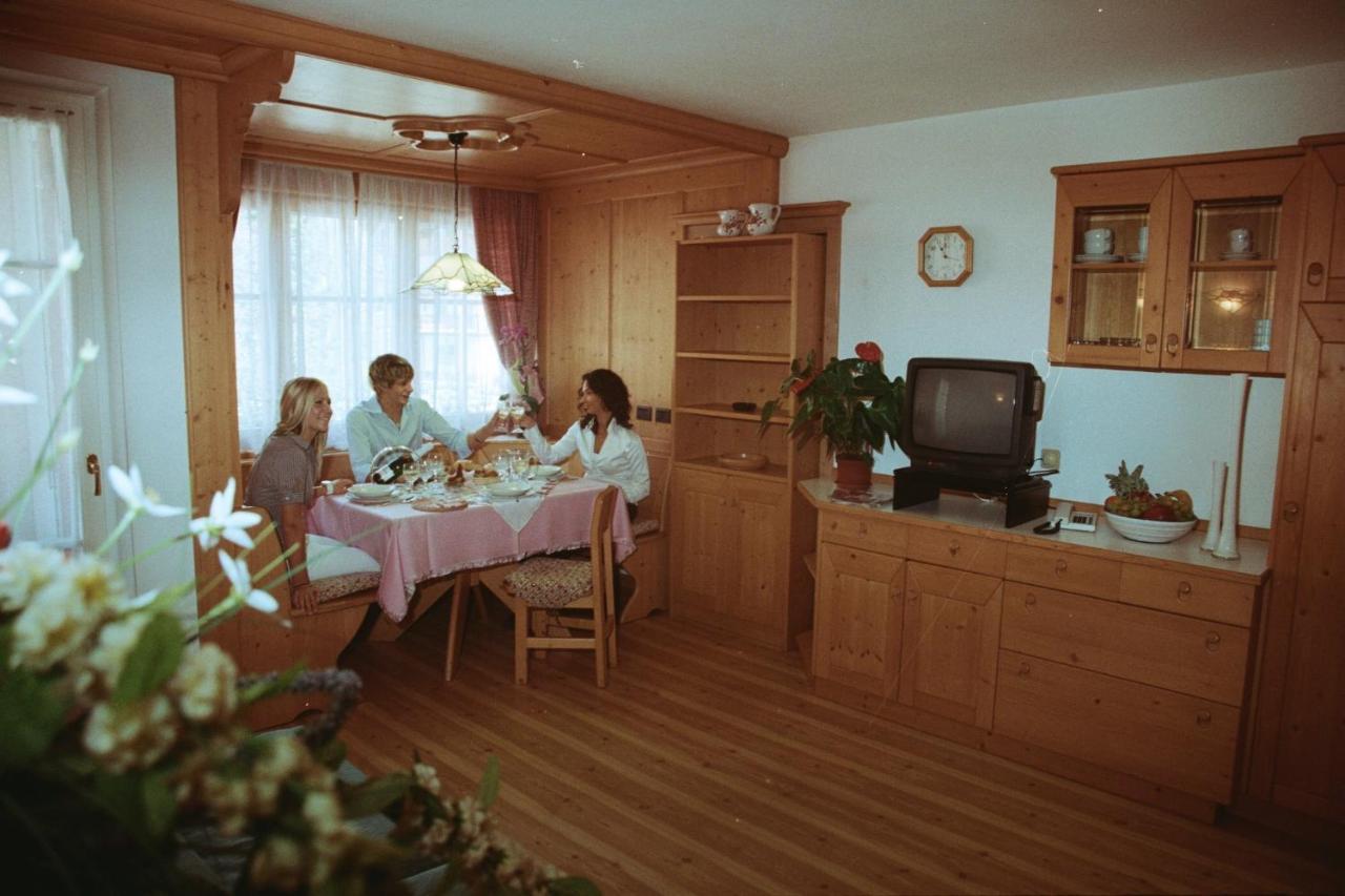 Residence Holiday Pozza di Fassa Luaran gambar